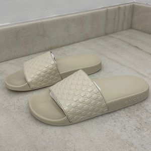 BRAND NEW GUCCI “leather upper rubber sandal microguccissima soft ivorie”